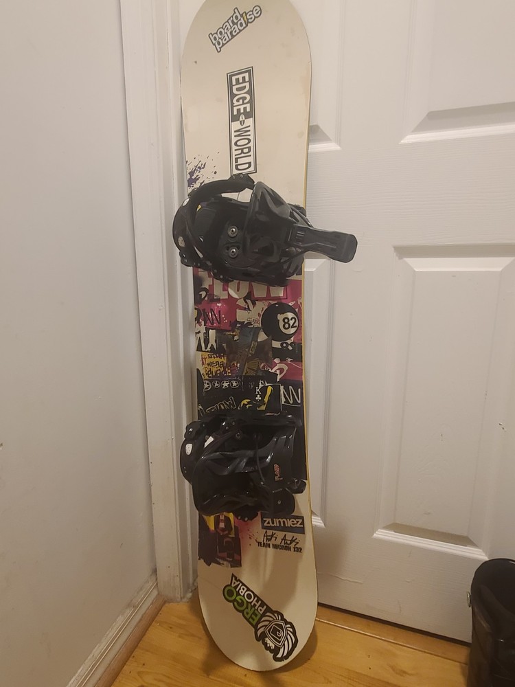 Flow Snowboard 132cm with Flow Bindings & Ride BOA Boots Size 7 Package
