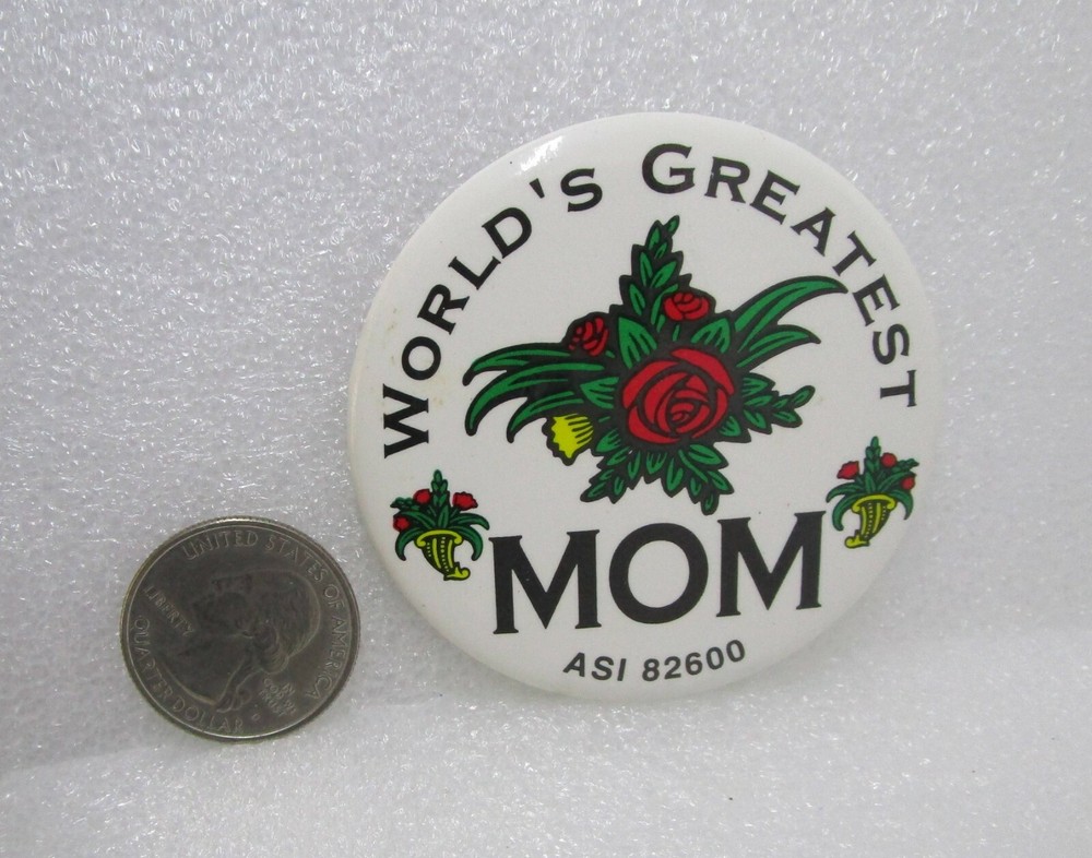 World's Greatest Mom Button Pin