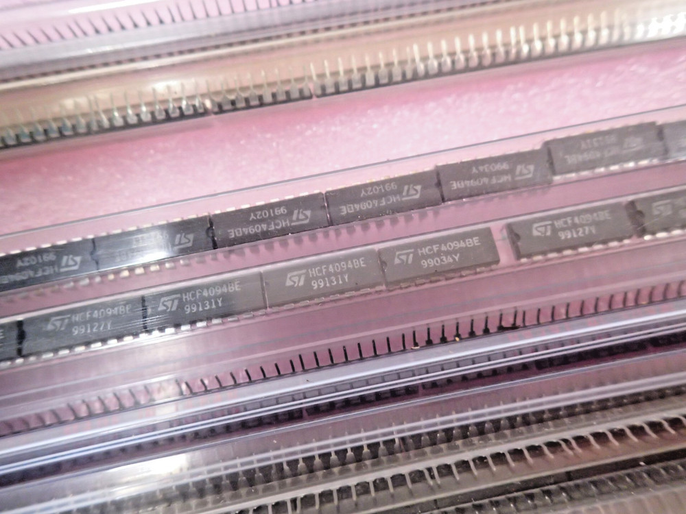 2.2 LBS ASSORTED INTEGRATED CIRCUITS / IC'S VARIOUS MANUFACTURERS