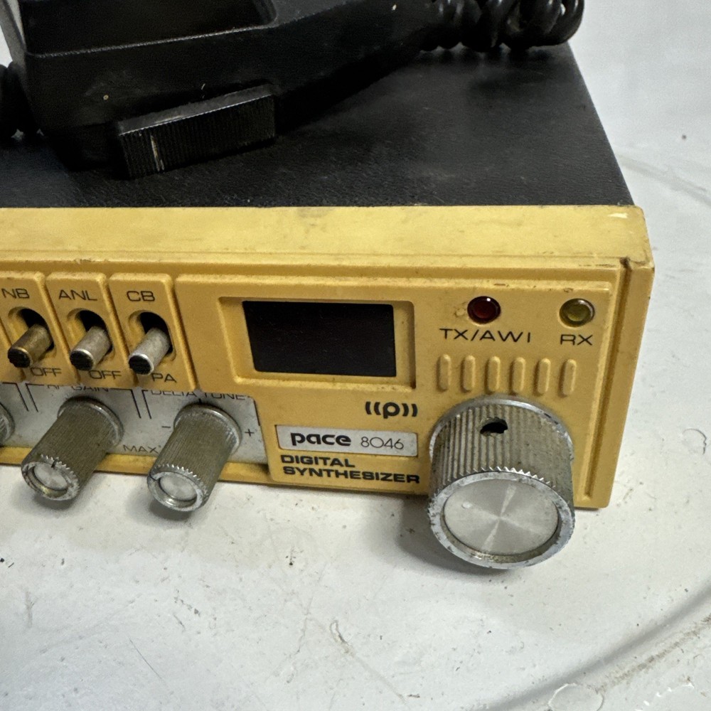 Vintage Pace 8046 CB with Microphone