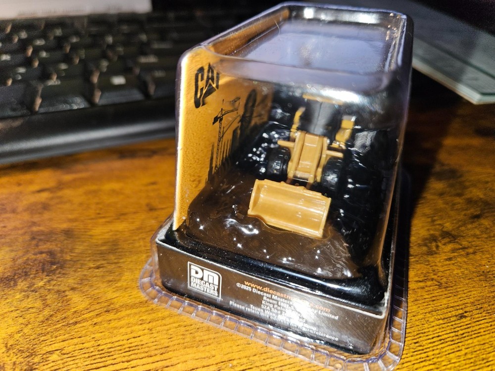 CAT Diescast Micro 950M Wheel Loader, 1:144 Scale, N Guage Compatible, NEW