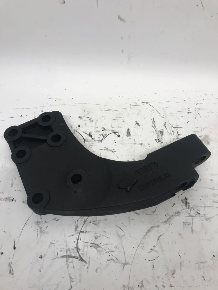 Mack AC380 Engine Mount 158GB5131M (548-12269)
