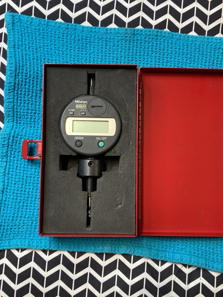MITUTOYO 543-683B, Model ID-S1012EB Digital indicator Absolute With Case
