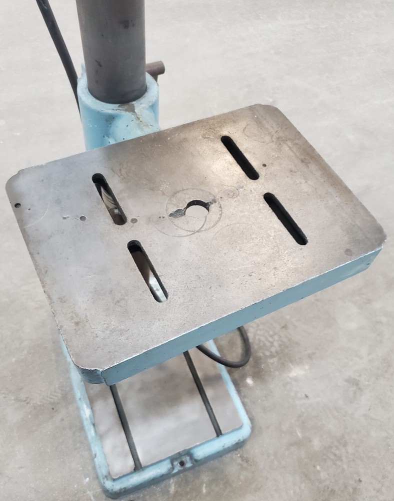 CLAUSING CORP 14" VARIABLE SPEED DRILL PRESS MODEL 1689 RPM 1725 208 VOLTS 3.2A