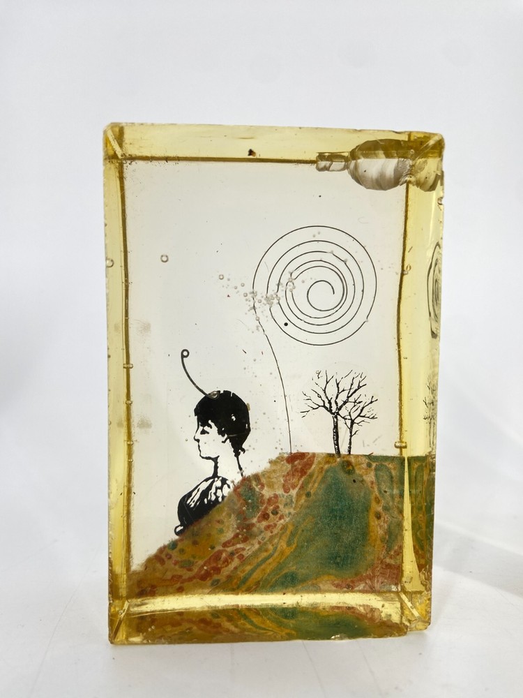 * ART SCULPTURE 90s MINIATURE ART TABLE OBJECT EPOXY RESIN