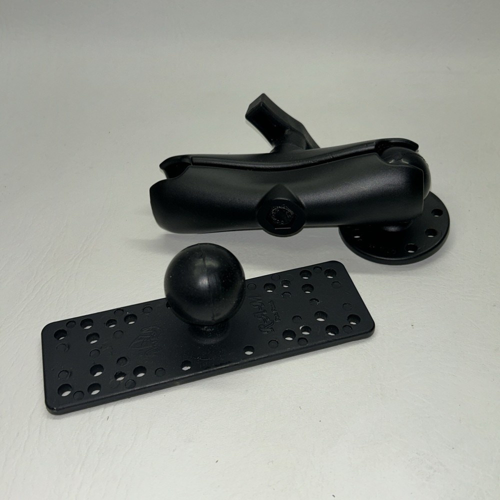 Ram Mount 7” Depth Finder Mount RAM-111 EUC w/ Original Packaging
