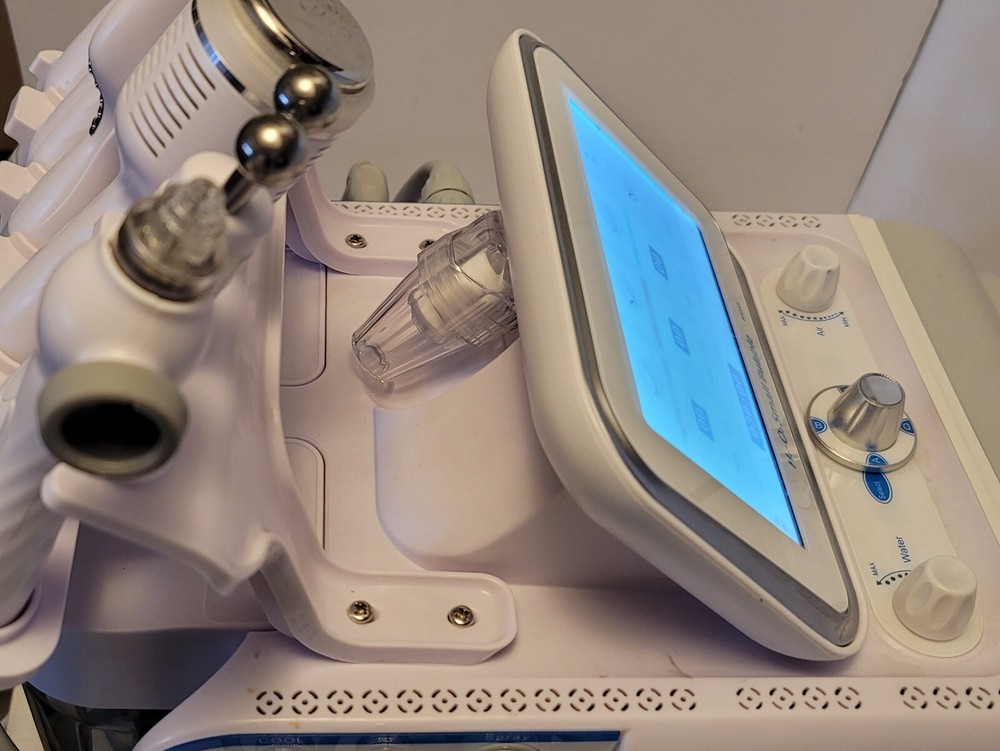 Glownar 7-in-1 H2O2 Hydrofacial Machine