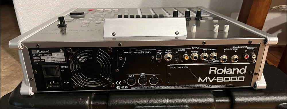 Roland MV-8000 Production Studio Sampler MIDI Sequencer Workstation