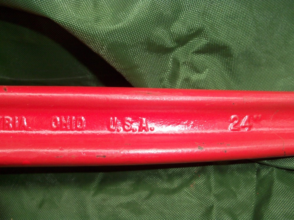 RIDGID 24" HEAVY DUTY PIPE WRENCH