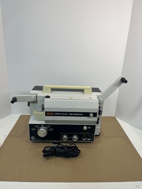 Vintage.Eumig MARK S 810 8mm Projector. Untested, powers on.