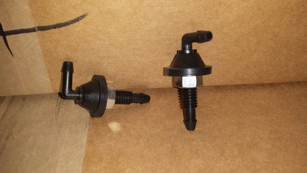 GRADY WHITE OEM WINDSHIELD WASHER ELBOW FITTING 232/300/330