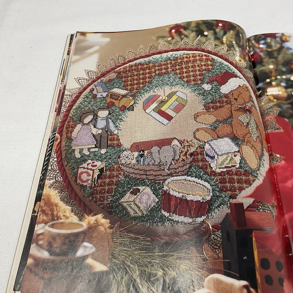 1994 BH&G Cross Stitch Christmas with 40 Dazzling Projects