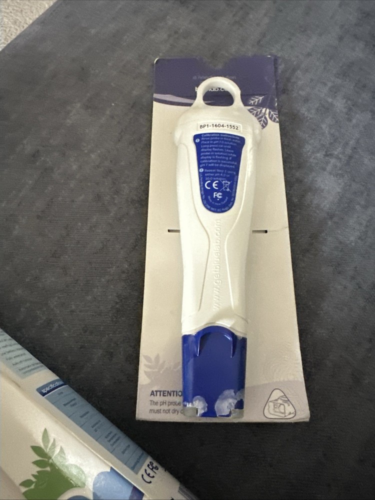 Bluelab CAREKITPH pH Probe Care Kit with Calibration Solution & Bluelab Ph Pen