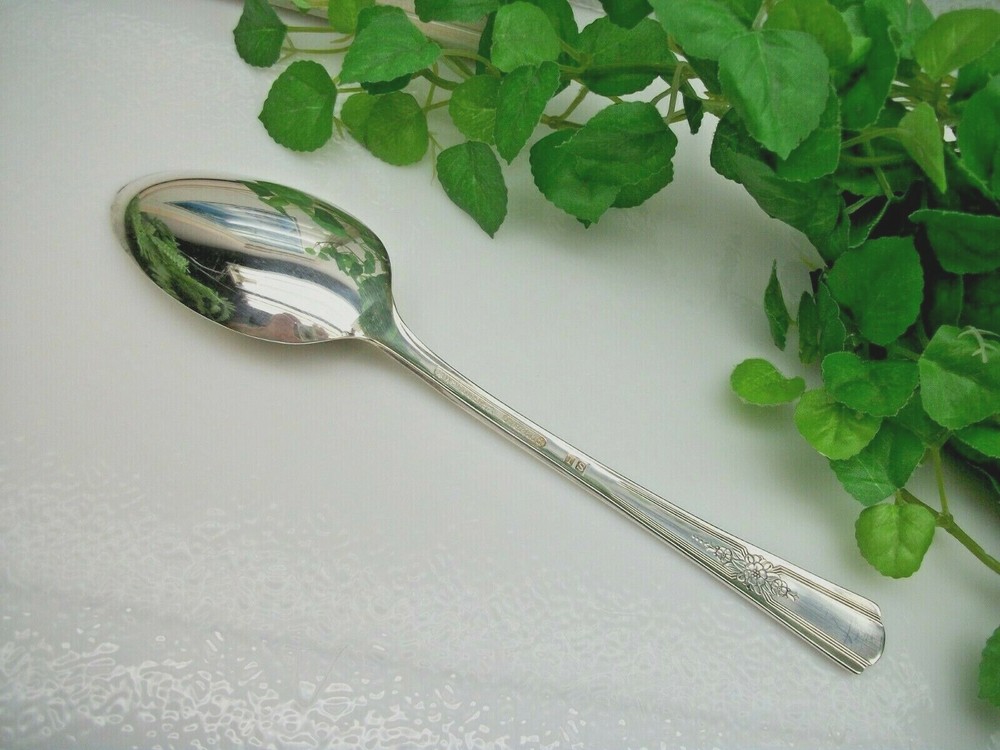 International Desire ROYAL PAGEANT Silverplate Solid Serving Spoon 1940