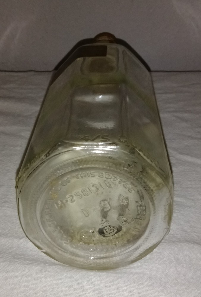 ECHO SPRING KENTUCKY BOURBON WHISKEY BOTTLE AGED 7 YEARS PAPER LABEL EMPTY