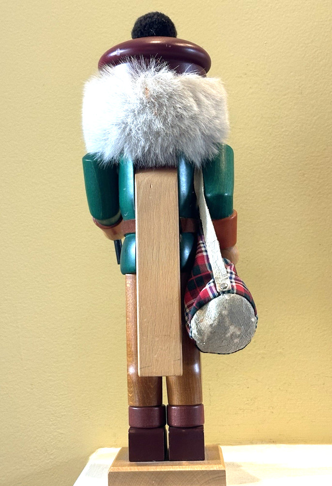 Christian Ulbricht Seiffener Nutcracker-Golfer- Large 15" Missing Golf Club