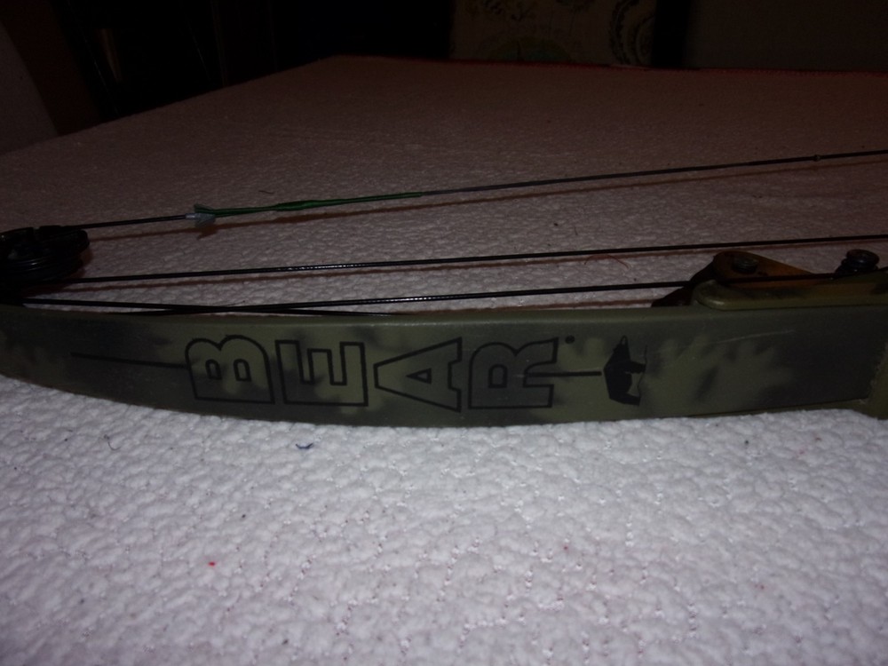 Bear Whitetail Hunter Green Camo Compound Bow