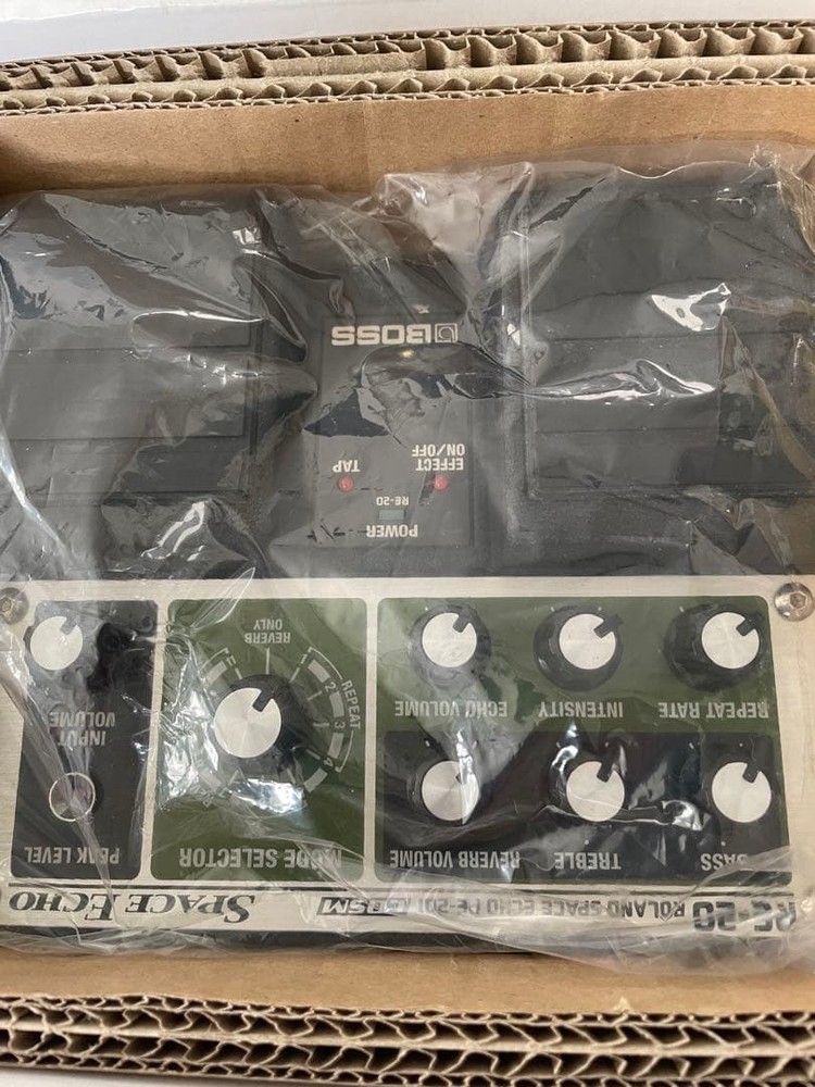 BOSS RE-20 Space Echo Delay Pedal with Box Operation Confirmed