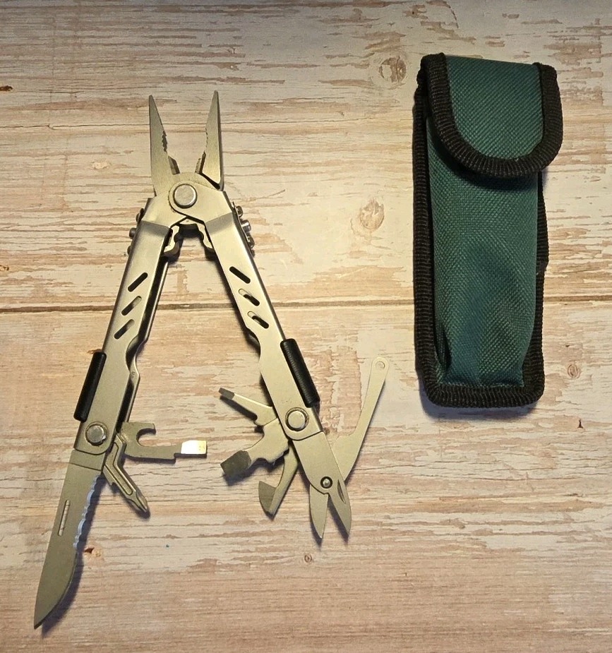 Gerber Multi Tool Needlenose MP400 with Scissors & Drop Point Blade