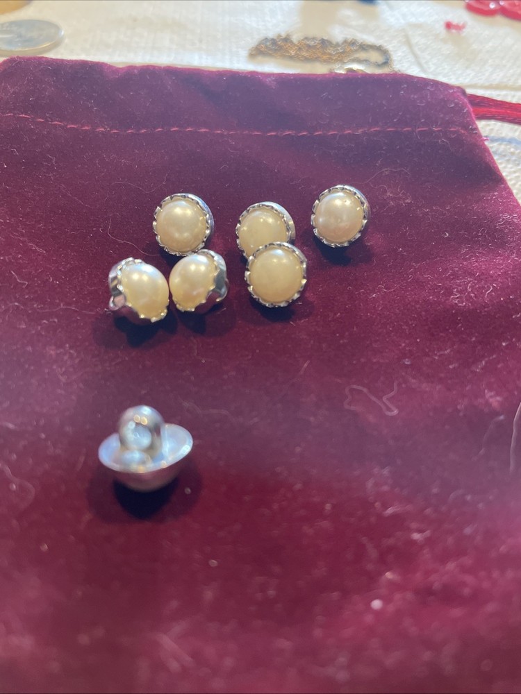 Vintage Buttons Pearly
