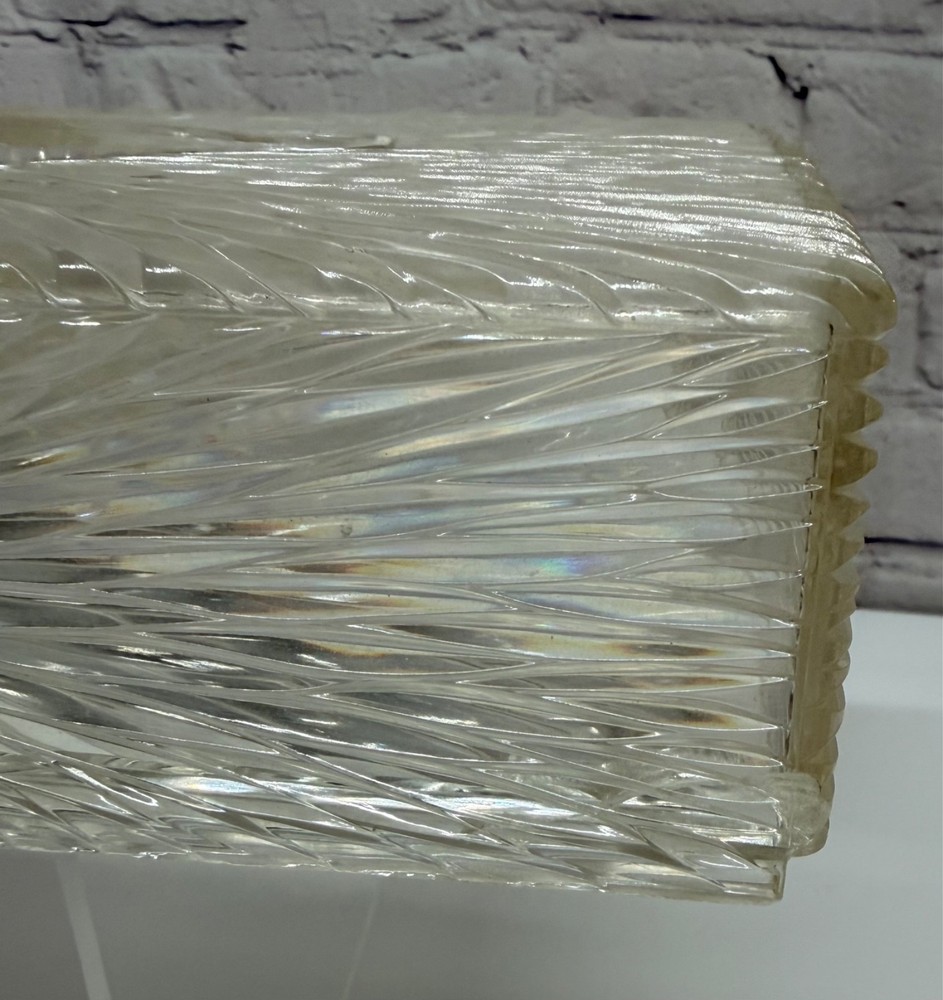 Vtg Tissue Box Holder Clear Acrylic Lucite Plastic Sunburst Pattern Wall Mount