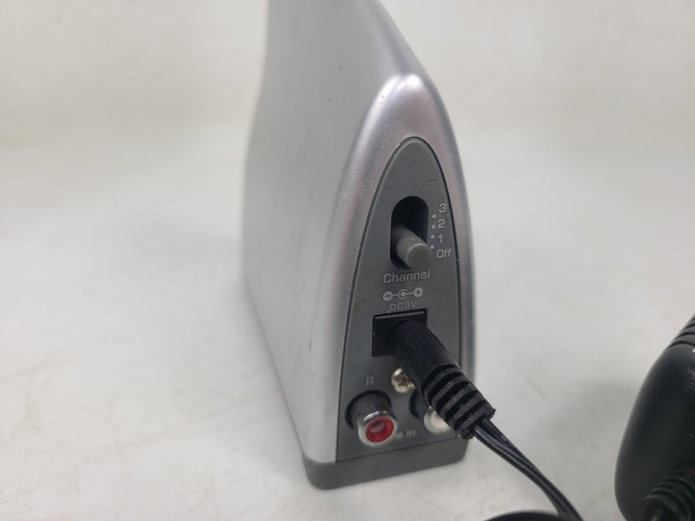 Brookstone S6LA Wireless Speaker Transmitter w/ Power Adapter (TESTED)