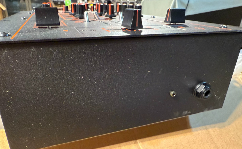 1pcs Roland DJ-1000 mixing console