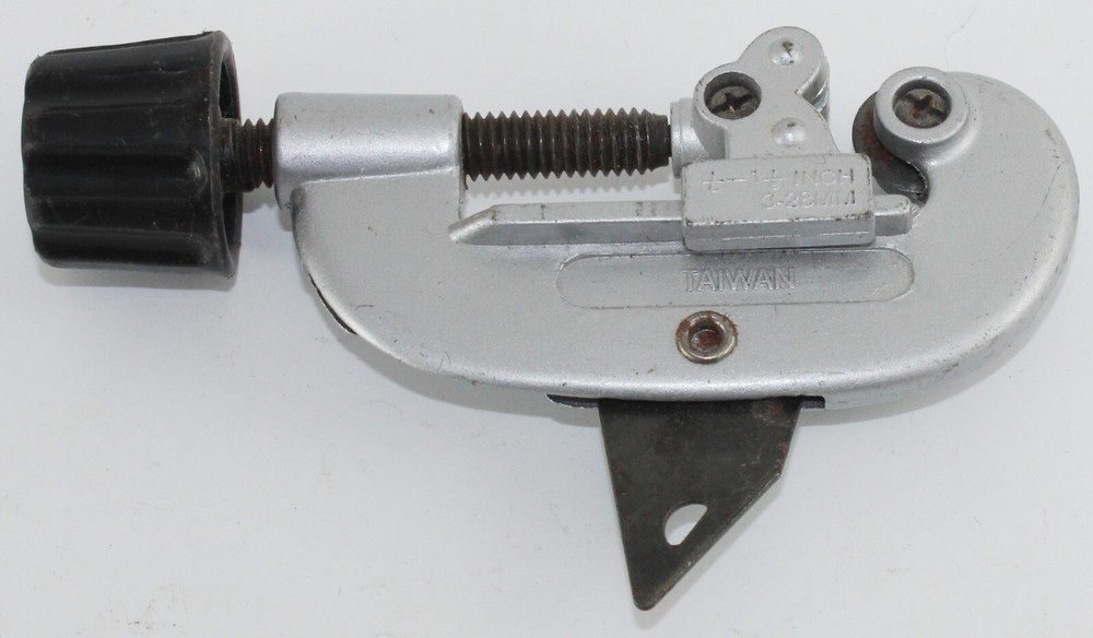 1 1/4 Inch Max Diameter-Copper & PVC Cutter