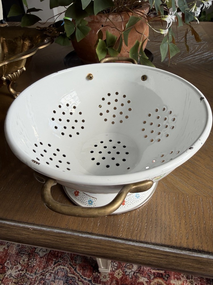 Vintage 1984 M. Kamenstein Inc. enamel & brass colander floral pattern kitchen