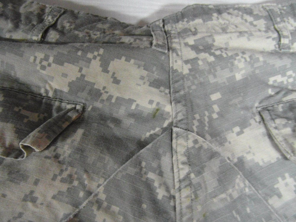 HUNTING WINDPROOF ACU CARGO SHORTS MEDIUM WITH DEFECTS