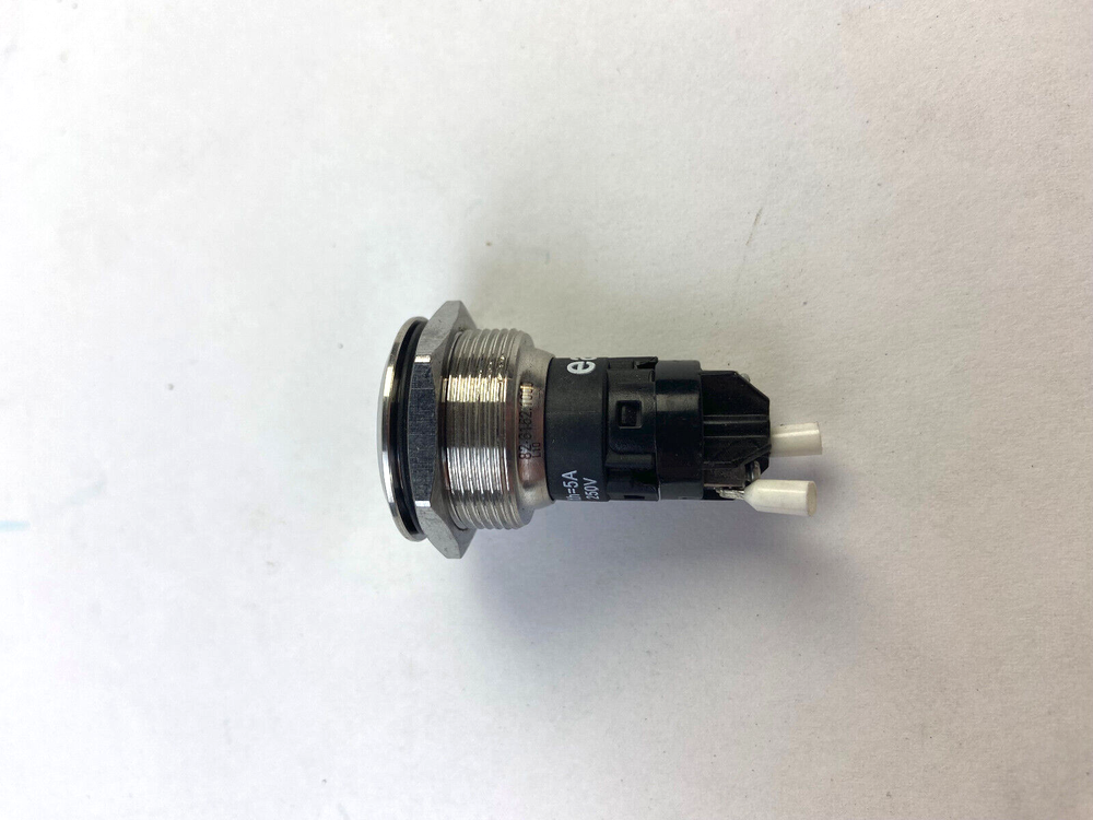 (Lot of 4) EAO 82-6152.1000 Pushbutton Switch Front Panel Mount