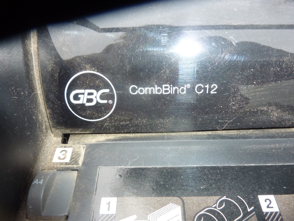 GBC CombBind C12 Plastic Spiral Binding Machine Office School Used Works