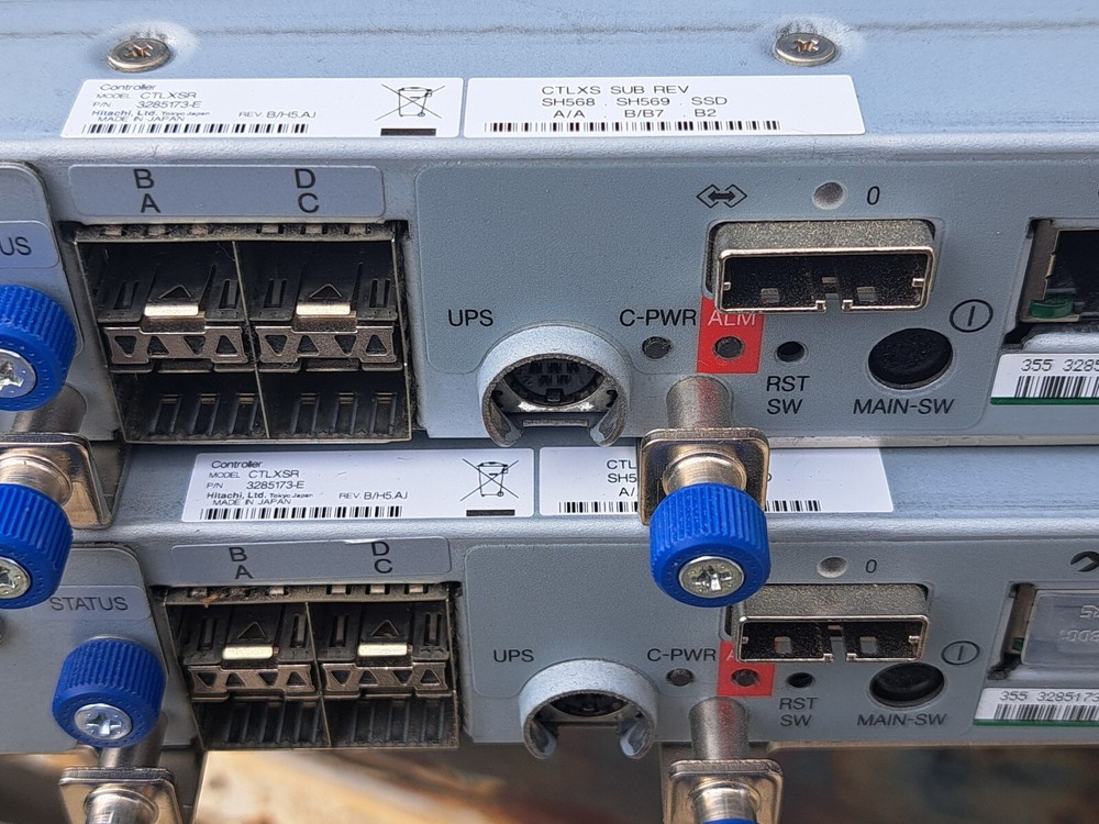 2x - HITACHI CTLXSR 3285173-E 4X SFP SAS STORAGE CONTROLLER