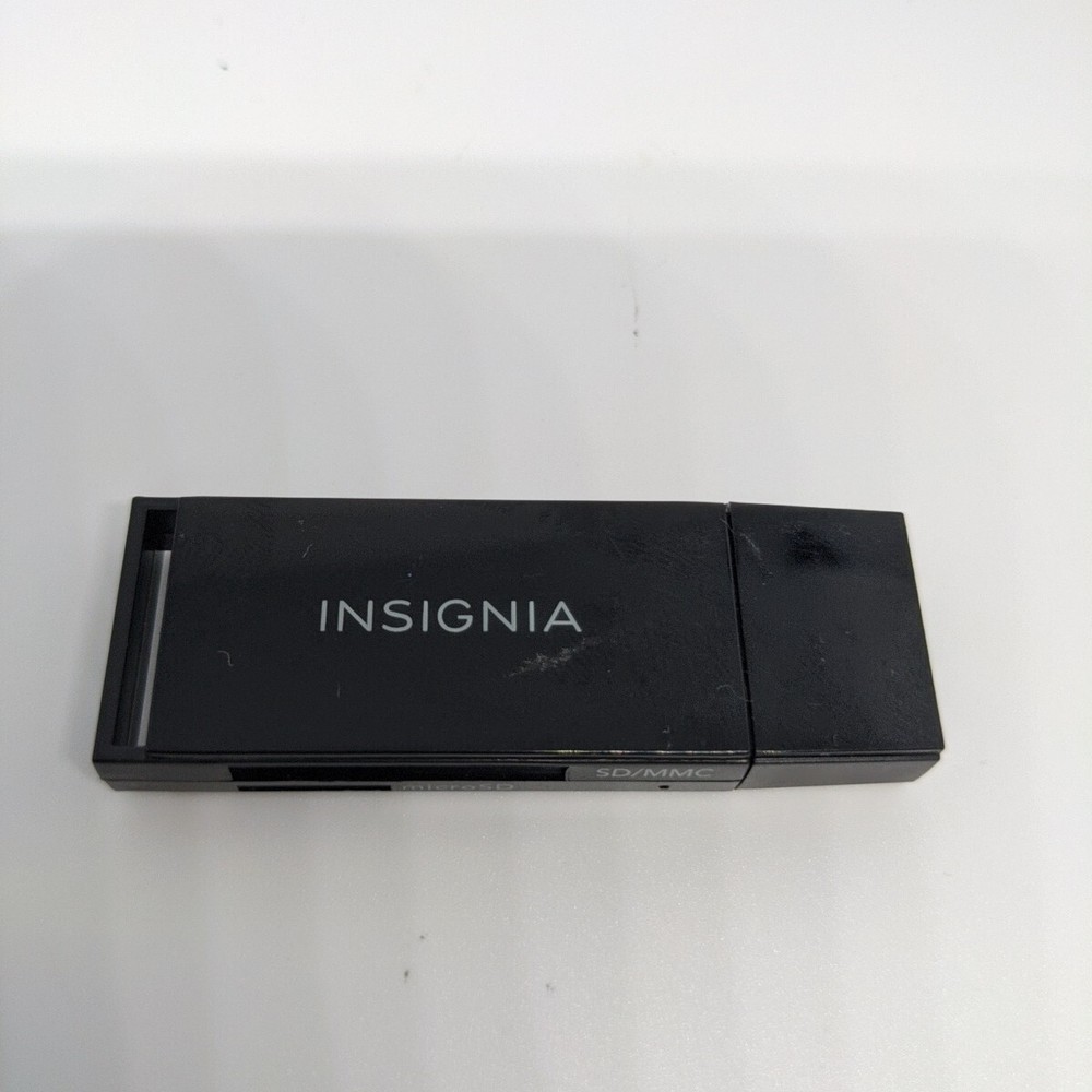 INSIGNIA SD MicroSD Memory Card Reader USB 2.0 Plug and Play Black - Tested