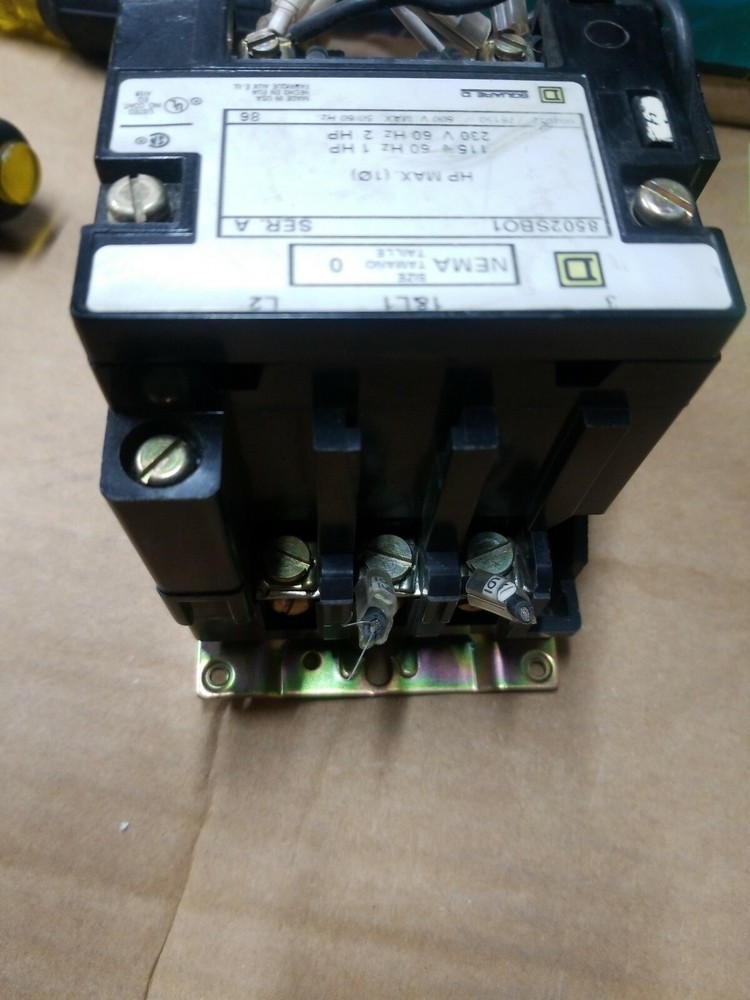 SQUARE D 8502SB01 NEMA SIZE 0 CONTACTOR