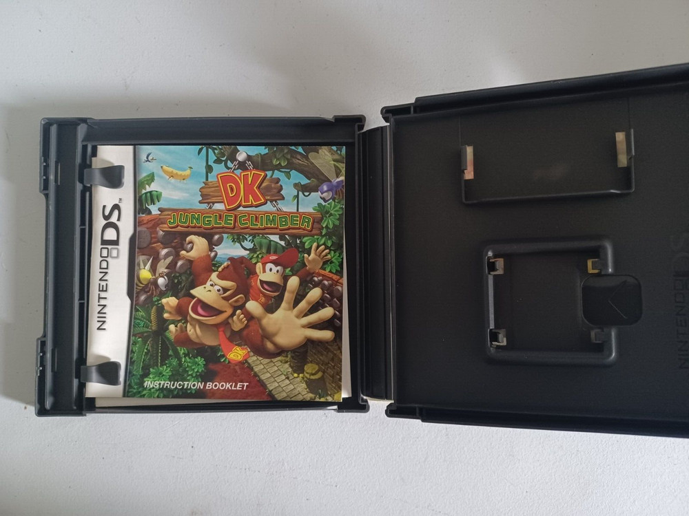 6 Nintendo DS game Cases and notice