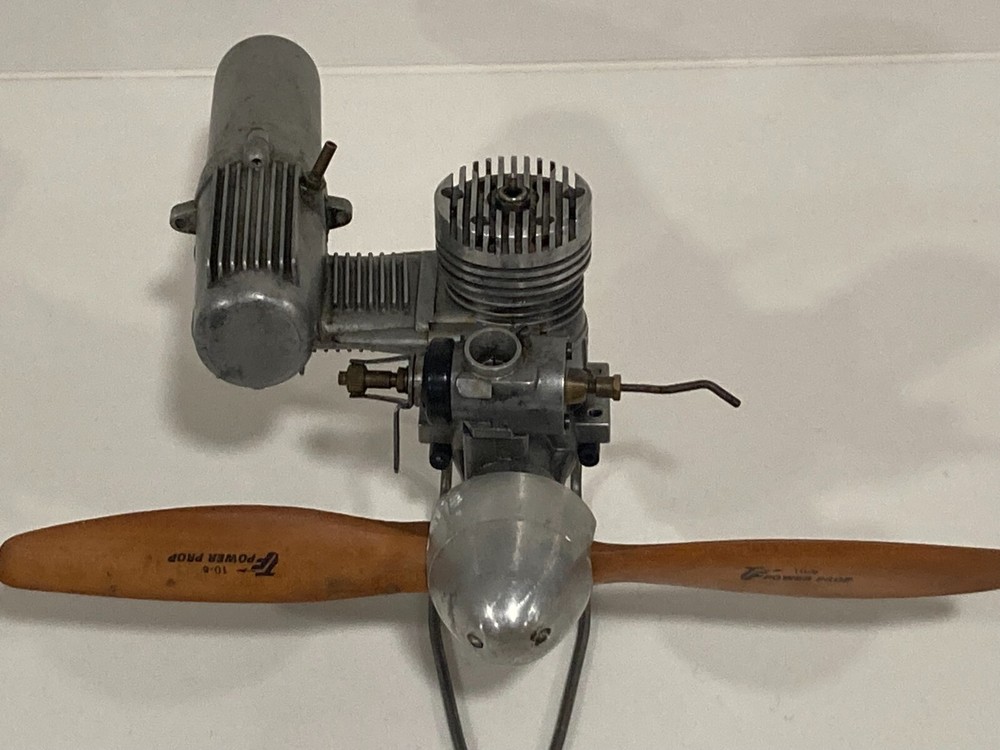 SUPER TIGRE 40 BULL RING Nitro Engine w/ Muffler