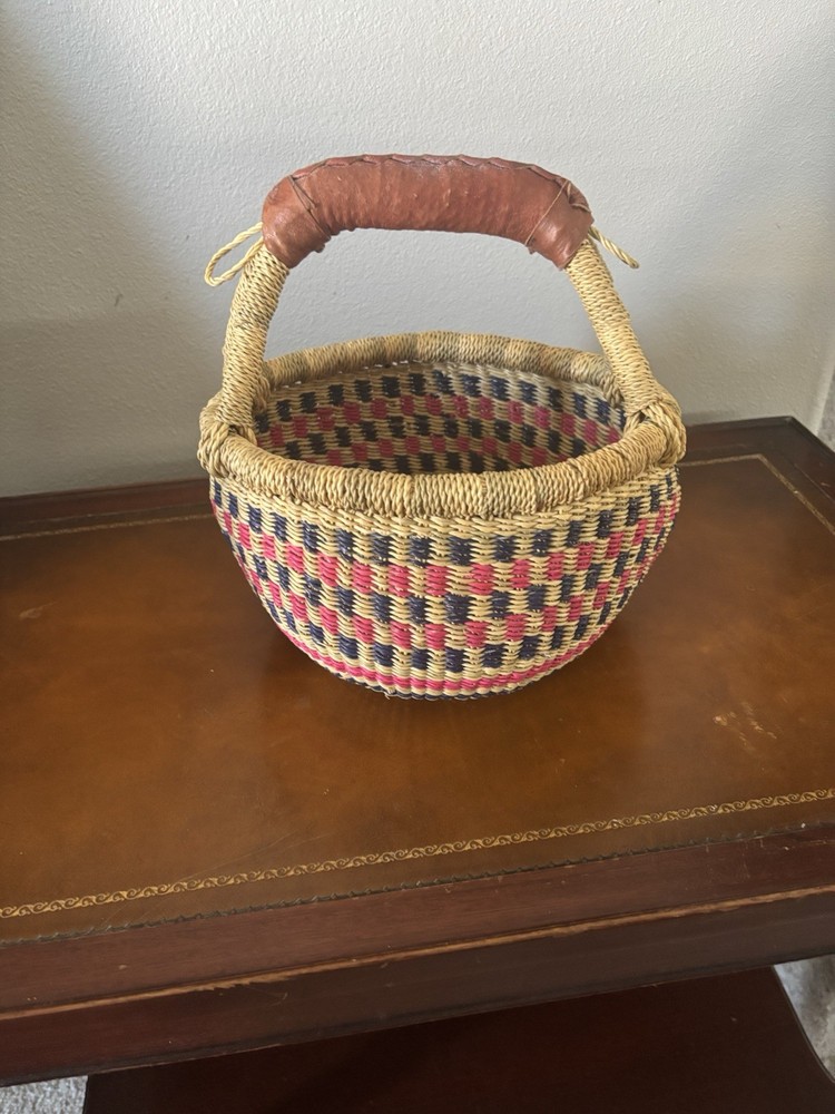 Handmade Wicker Basket with Leather Handle, Multicolor Round Indoor Décor