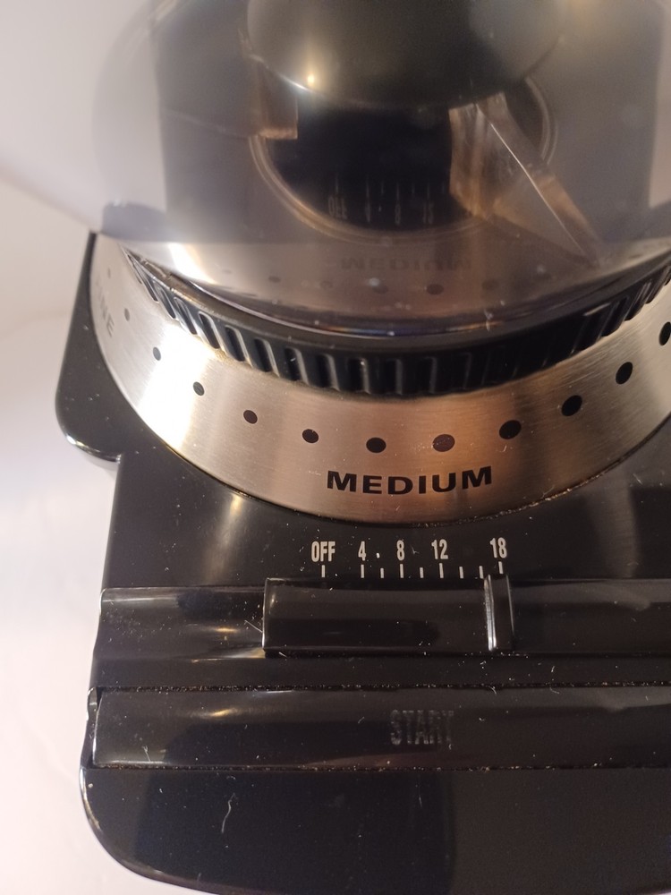 Cuisin DBM-8 coffee Grinder automatic Burr Mill Coffee Grinder Great Condition