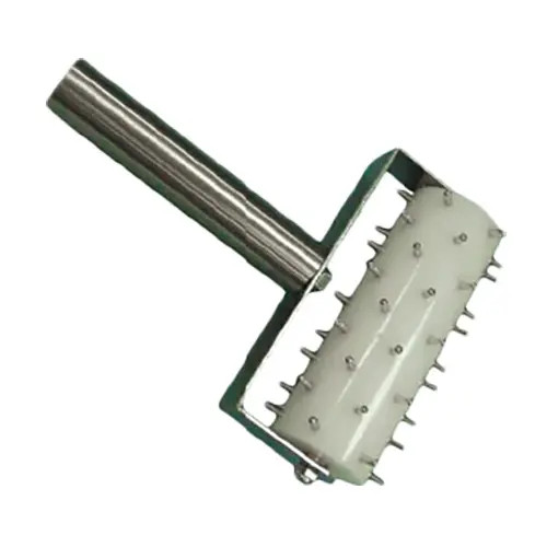 Thunder Group SLRD038 3/8" Stainless Steel Roller Docker w/ Plastic Barrel