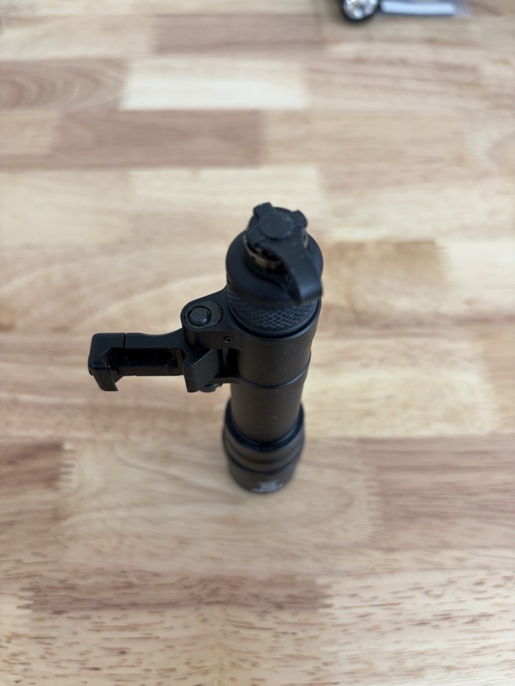 Replica SF M640 Weapon Mounted Light + Hot Button Switch