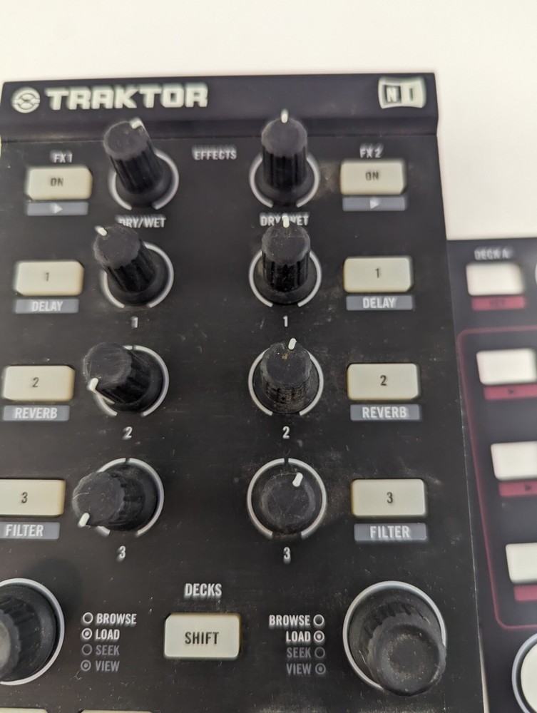 ISSUES TRAKTOR KONTROL X1 NATIVE INSTRUMENTS DJ CONTROLLER MUSIC