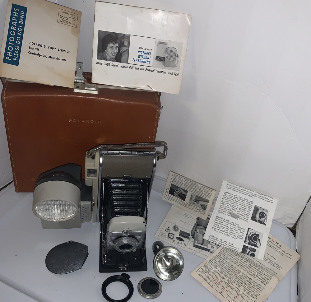 Polaroid Highlander Camera Model 80A Camera w/ Case, ++UNTESTED AS IS For Parts