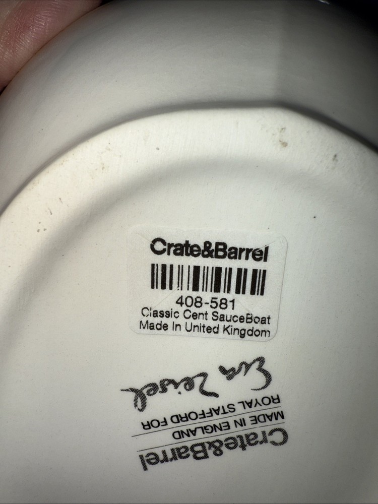 Crate & Barrel Classic SauceBoat! Gorgeous! 6.5” EUC!