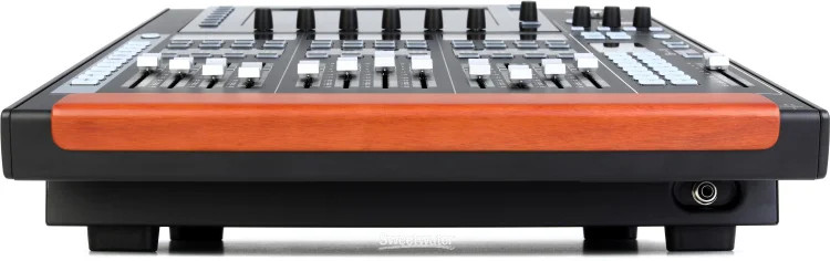 Behringer WING Compact 48-channel Digital Mixer