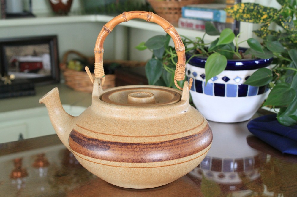 Pottery Craft 7 Cup Stoneware Teapot with Bamboo Handle