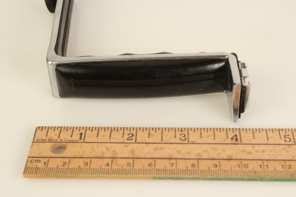 Compact Lightweight Off Camera Flash Bracket L Shaped w/ Hand Grip & Cold Shoe