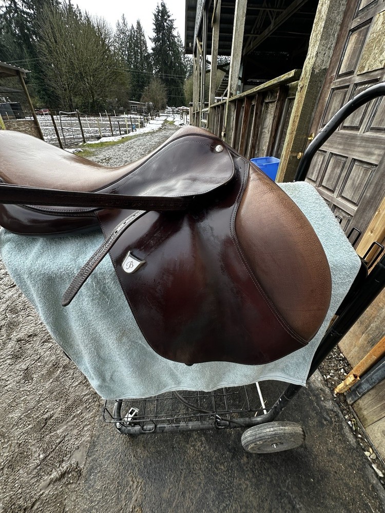 Wintec Bates Saddle With Easy-Change Gullet System