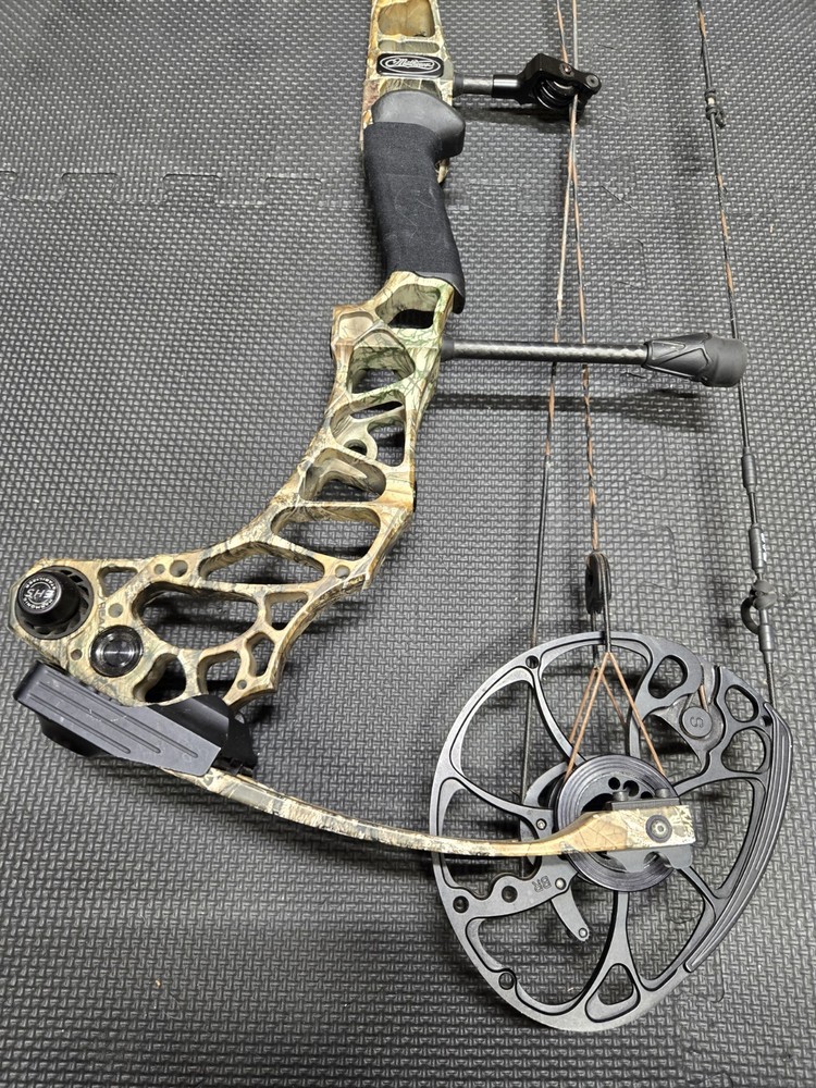 Mathews Vertix w GAS Strings