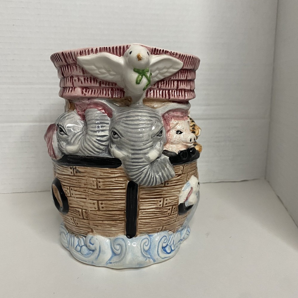 Noah’s Arc Ceramic Glossy Planter With Giraffe Handle 6.5” RARE